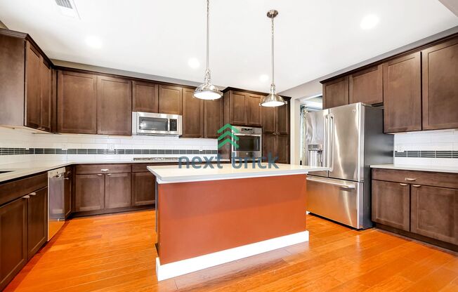 4 BEDS AND 2.5 BATH SINGLE FAMILY HOUSE FOR RENT