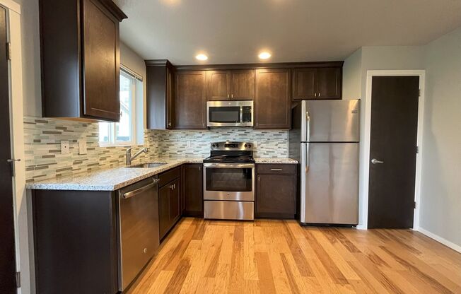 Charming SE Bungalow 3 Bed 2 Bathroom with Washer & Dryer
