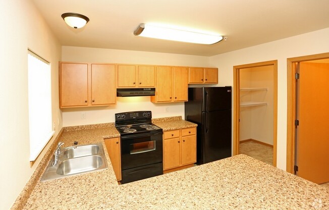 2 beds, 2 baths, 1,197 sqft, $1,475, Unit RT 7008-34