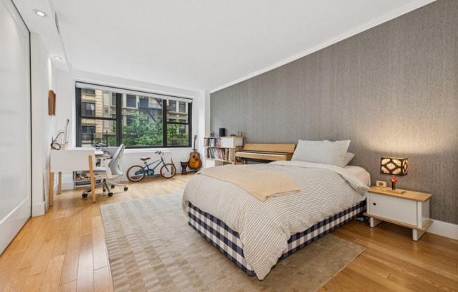 2 beds, 2 baths, $8,500, Unit 406