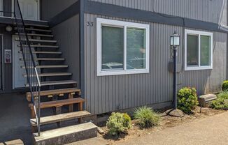 2 beds, 1 bath, 889 sqft, $1,295, Unit 33