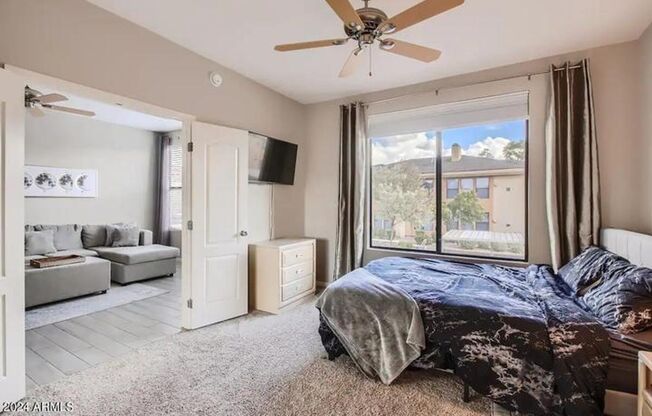 2 beds, 2 baths, $2,200, Unit UNIT 2111