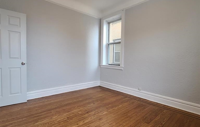 6015 E