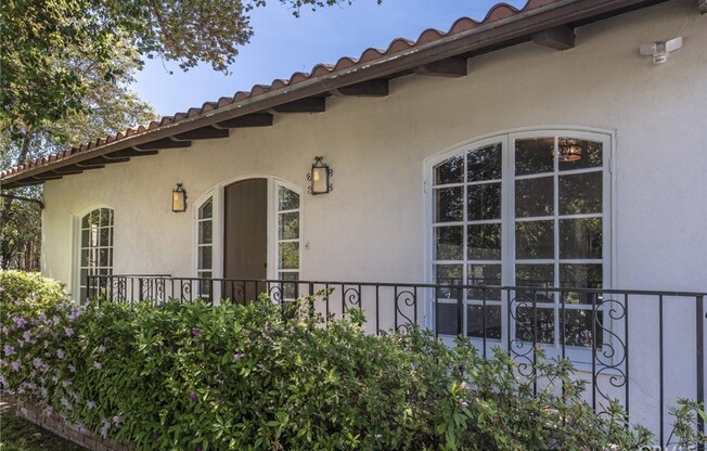 3 beds, 1.5 baths, 1,767 sqft, $6,000