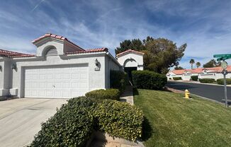 Gorgeous 1-Story Townhome - Gated Community w/ Pool & Spa!