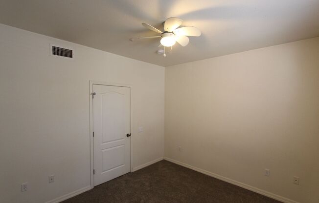 3 beds, 2 baths, $2,300, Unit UNIT 130