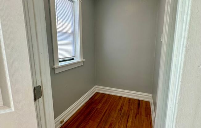 Studio, 1 bath, 400 sqft, $925, Unit 4415-103