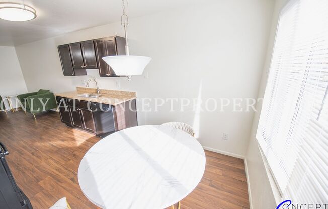 2 beds, 1 bath, 810 sqft, $1,265, Unit 04