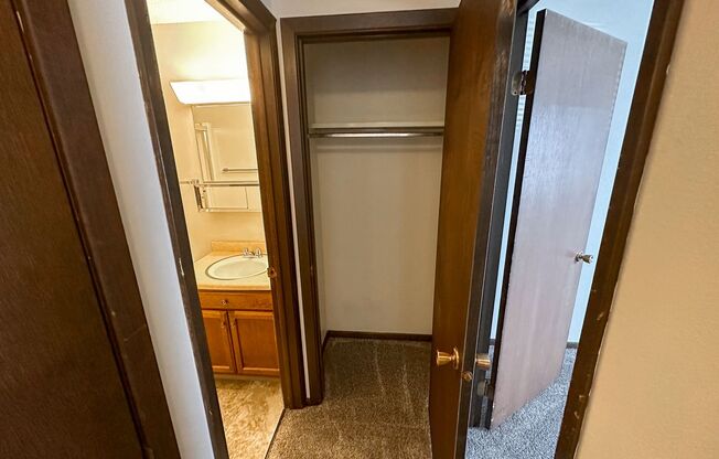 1 bed, 1 bath, $700