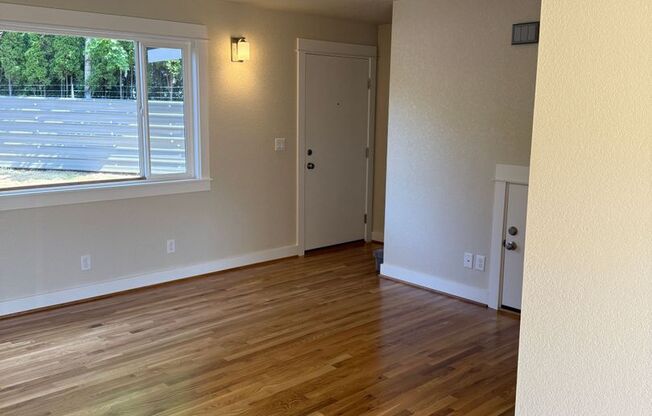 2 beds, 1.5 baths, 1,000 sqft, $1,895, Unit 04