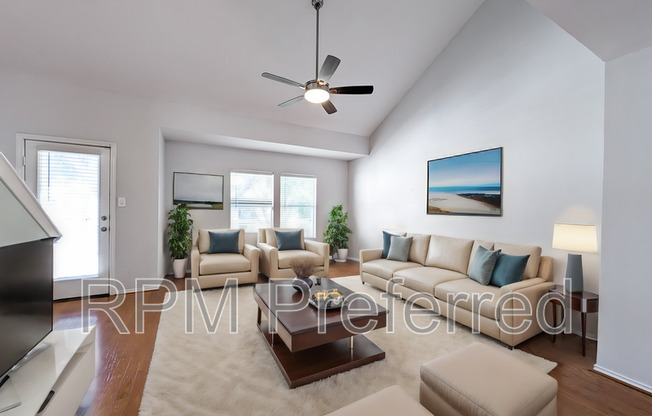 1131 W 24 ST