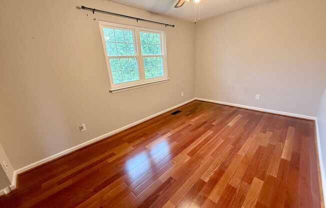 2 Bedroom Hermitage condo only $1600!  Available now!