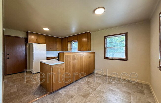 1045 E 53 ST