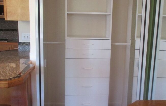 Studio, 1 bath, 250 sqft, $1,245, Unit 211