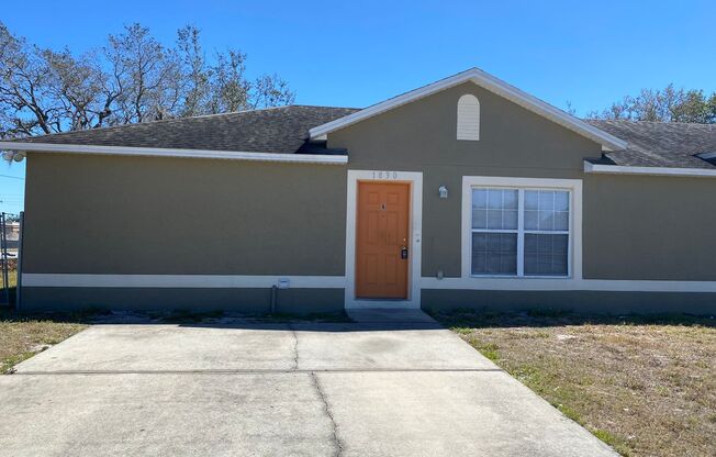 3 Bedroom, 1 bathroom Duplex Winter Haven