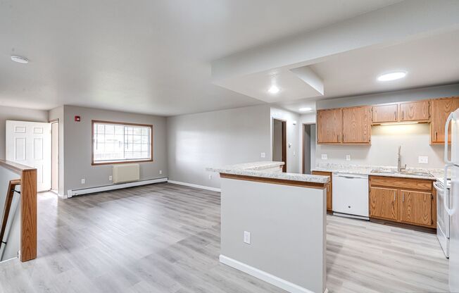 2 beds, 2 baths, 975 sqft, $1,499, Unit L204