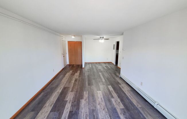 2 beds, 1 bath, 800 sqft, $1,389, Unit 4526-1