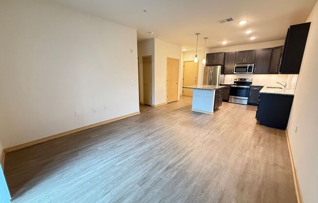 1 bed, 1 bath, 808 sqft, $1,775, Unit Unit 107
