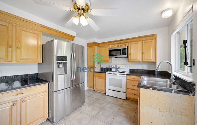Beautiful Single Family House Bellevue Available for Rent!