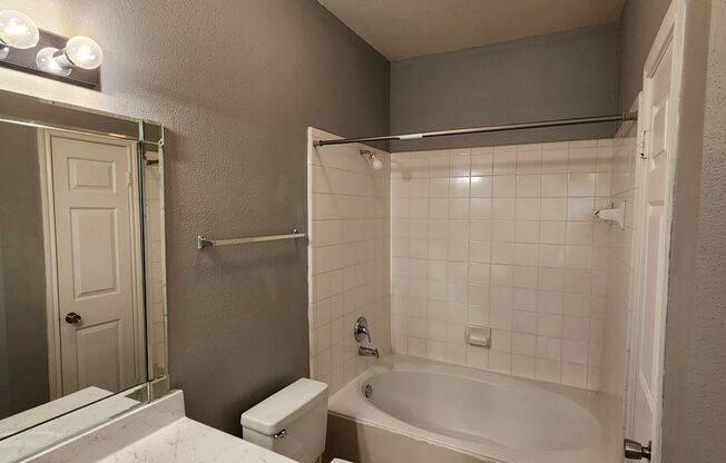 2 beds, 2 baths, 1,089 sqft, $1,925, Unit 401-u