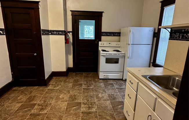 4 beds, 2 baths, $1,900