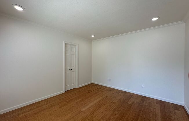 Gorgeous Spacious 4 Bedroom 2.5 Bath House for Rent!