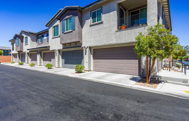 3 beds, 2.5 baths, $2,150, Unit # 87
