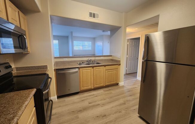 2 beds, 2 baths, $1,400, Unit Unit #1009