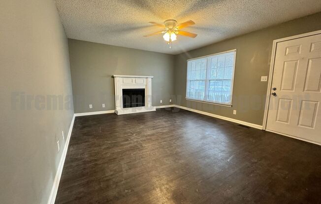 Newly Renovated 4 Bedroom 2 Bathroom!!