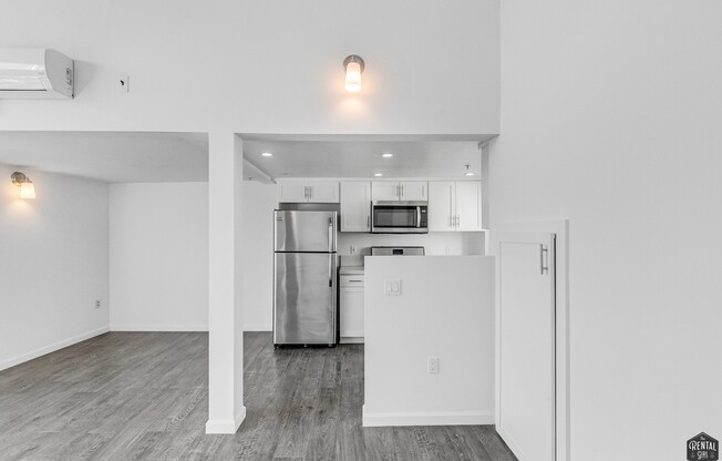 4980 S CENTINELA AVE