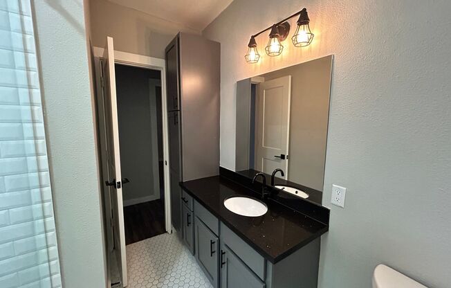 2 beds, 1 bath, 950 sqft, $1,495, Unit 207