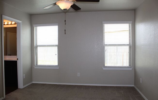 3 beds, 2 baths, $1,550