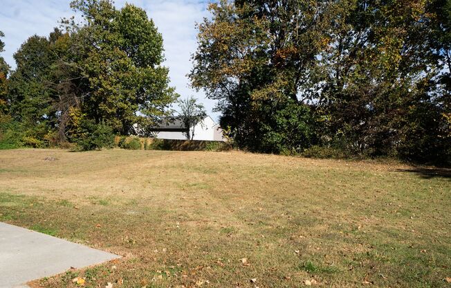 Billy Graham/I85 area -Two story 3 bed, 2 1/2 bath