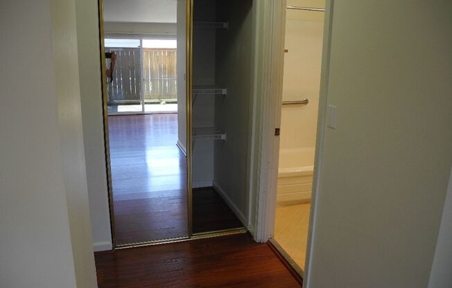 Studio, 1 bath, 418 sqft, $1,595, Unit R-105