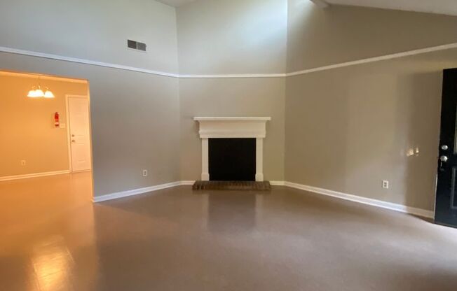 111/113 Loblolly Dr