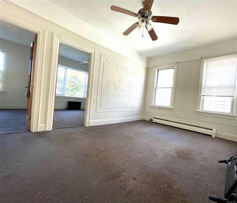 3 beds, 1 bath, 900 sqft, $3,750, Unit 2