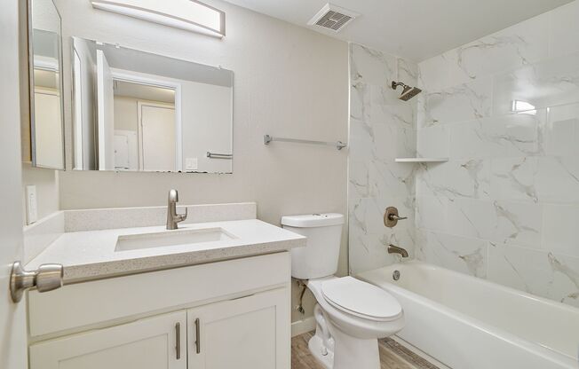 2 beds, 2 baths, $1,350, Unit APARTMENT 4