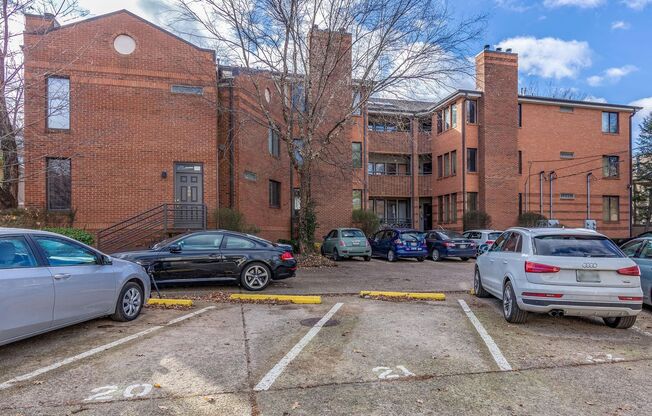INCREDIBLE LOCATION IN HEART OF HILLSBORO VILLAGE!