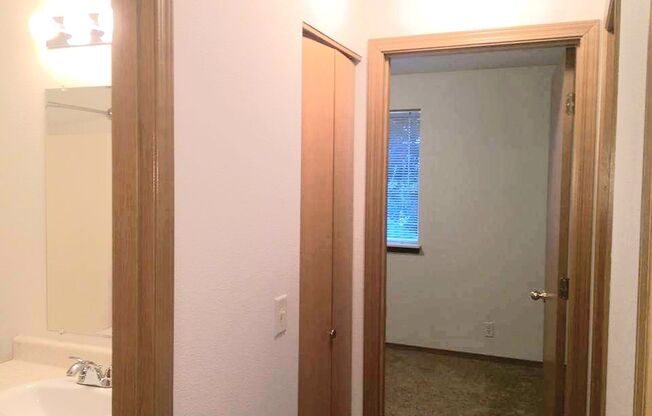 3 beds, 1.5 baths, 1,054 sqft, $1,750, Unit 638 LaSalle Street #5