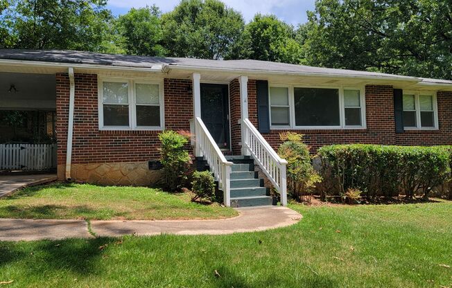 Brick Ranch Home Located on large Corner Lot - We Love Pets - Minutes from Emory and Atlanta