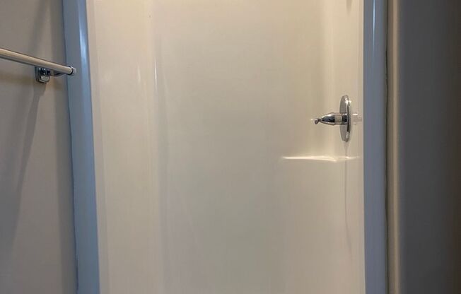 2 beds, 2 baths, 929 sqft, $1,025, Unit 1720-B05