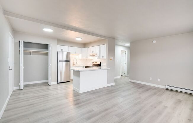 2 beds, 1 bath, 768 sqft, $1,099, Unit 2331-08