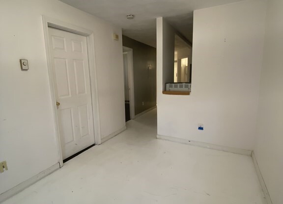 2 beds, 1 bath, 526 sqft, $2,400, Unit 102