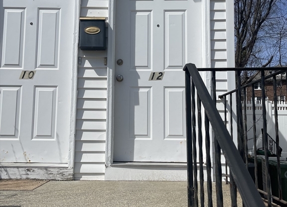 12 AMHERST RD
