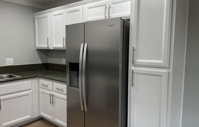 2 beds, 1 bath, 890 sqft, $2,795, Unit 0032