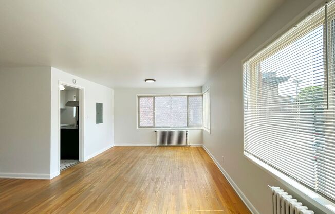 1 bed, 1 bath, 780 sqft, $1,895, Unit Halmark 307