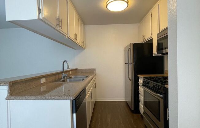 1 bed, 1 bath, 864 sqft, $1,995