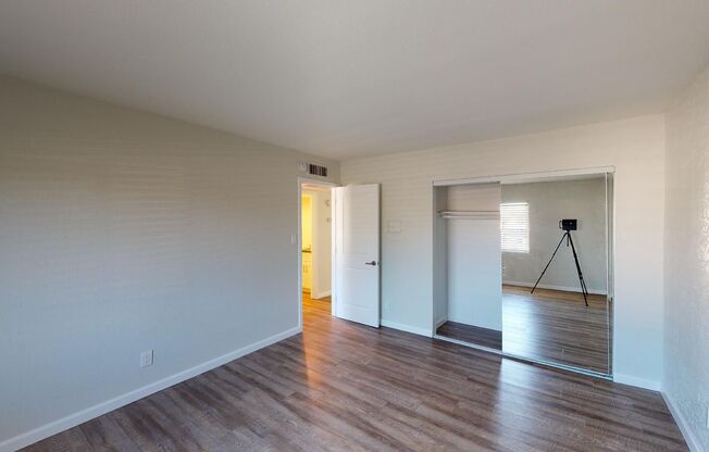 2 beds, 1 bath, 900 sqft, $1,290, Unit 8