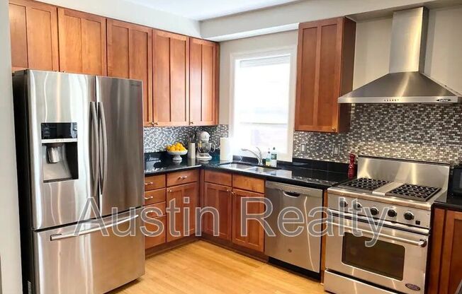 404 S HANLEY RD