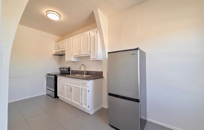 Studio, 1 bath, 450 sqft, $1,399, Unit 304